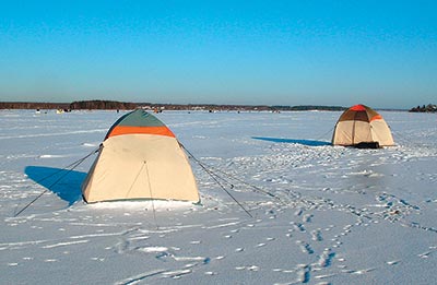 рыбацкие палатки на льду